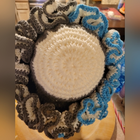 Extreme Ruffle Crochet Hat - Picture 5 of 8